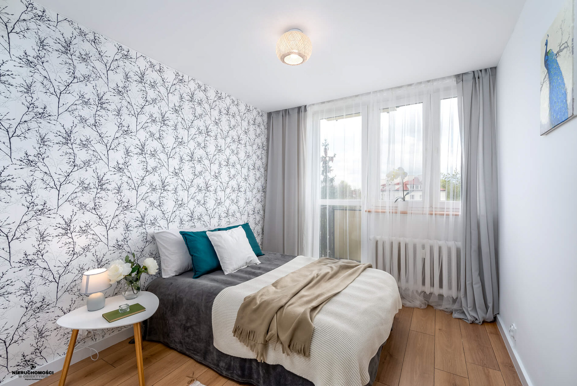 Sypialnia w mieszkaniu na Mokotowie, www.nieruchomosciwobiektywie.pl